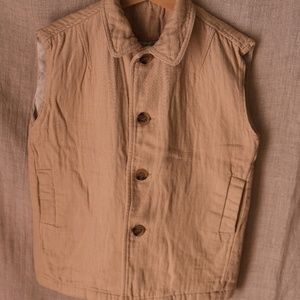 Linen lightly padded kids vest, size 6-10 biege/sand color. Excellent condition